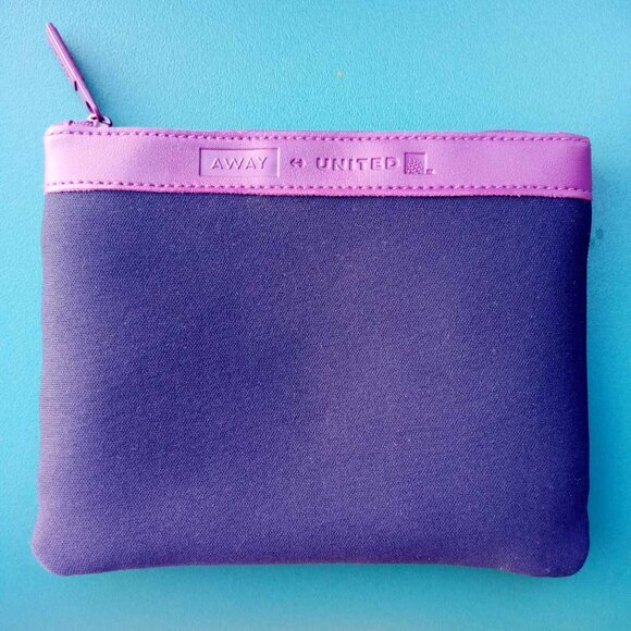 United Airlines Polaris Business Premium Class "AWAY" Sports Pouch Amenity Kits - Picture 2 of 2